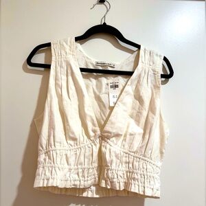 Abercrombie linen blend crop top. Never been worn. New with tags. Size L.